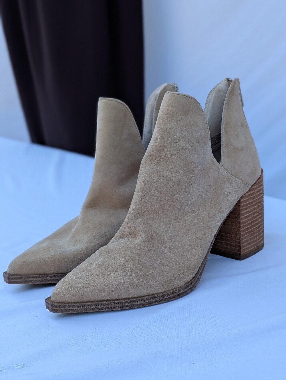 Steve Madden Darci Cut Out Beige Leather Ankle Booties
